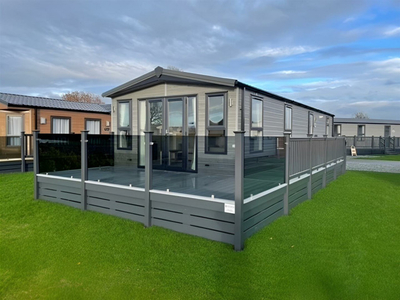 2 Bedroom Park Home For Sale In Bridlington Holiday Park, Carnaby