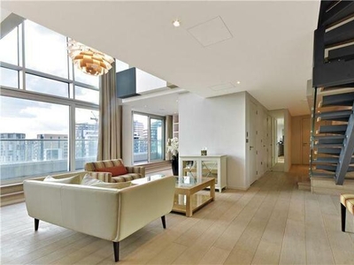 2 Bedroom Penthouse For Rent In Canary Wharf, London