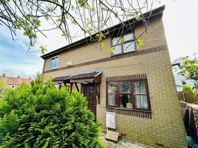 2 Bedroom Semi-detached House For Sale In Fishponds