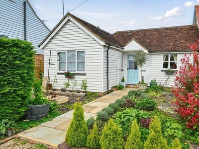 2 Bedroom Semi-detached House For Sale In Sandhurst, Kent
