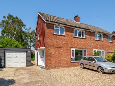 3 Bed House For Sale in Camberley, Surrey, GU15 - 5039232