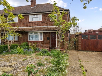 3 Bed House For Sale in Thorpe, Egham, TW20 - 5378252
