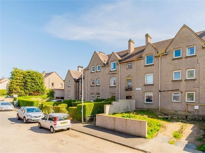 3 bed second floor flat for sale in Clermiston