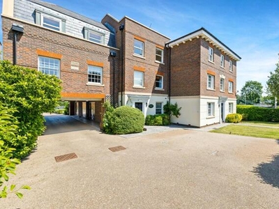3 Bedroom Apartment For Rent In Merstham