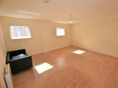 3 Bedroom Apartment For Rent In Western Road, Leicester