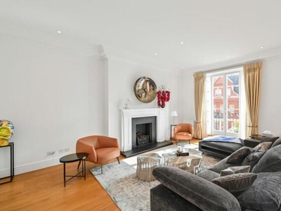 3 Bedroom Apartment For Sale In Green Street, Mayfair