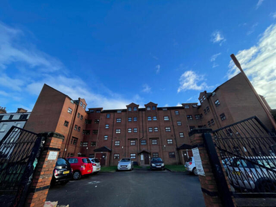 3 Bedroom Apartment For Sale In Leeds, West Yorkshire