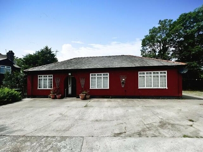 3 Bedroom Bungalow For Sale In Widnes, Cheshire
