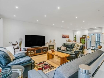 3 Bedroom Detached House For Sale In St John's Wood