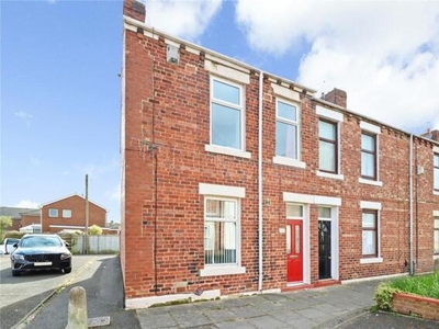 3 Bedroom End Of Terrace House For Sale In Hebburn, Tyne And Wear