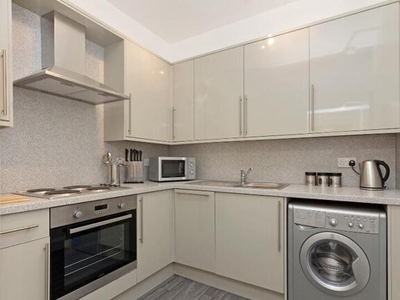 3 Bedroom Flat For Rent In Comiston, Edinburgh