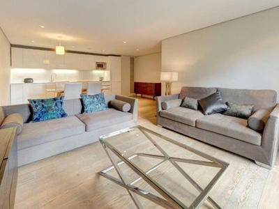 3 Bedroom Flat For Rent In East Harbet Road, London
