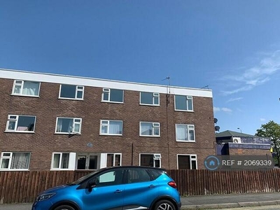 3 Bedroom Flat For Rent In Greasby, Wirral