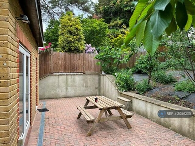 3 Bedroom Flat For Rent In Kingston Upon Thames