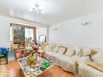 3 Bedroom Flat For Sale In Mitcham
