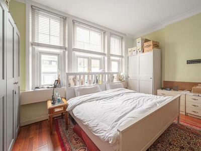 3 Bedroom Flat For Sale In South Hampstead, London