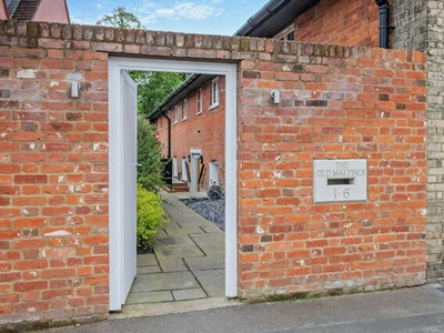 3 Bedroom Flat For Sale In Stratford St. Mary, Colchester