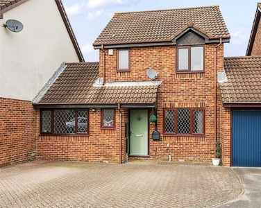 3 Bedroom Link Detached House For Sale In Locks Heath, Hampshire