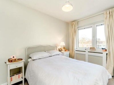 3 Bedroom Maisonette For Sale In Southfields, London