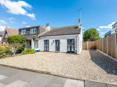 3 Bedroom Semi-detached Bungalow For Sale In Leigh-on-sea