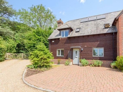 3 Bedroom Semi-detached House For Rent In Berkshire