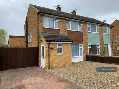 3 Bedroom Semi-detached House For Rent In Bicester