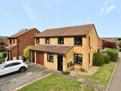 3 Bedroom Semi-detached House For Sale In Leybourne