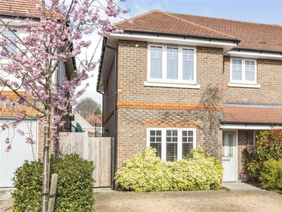 3 Bedroom Semi-detached House For Sale In Maidenhead, Berkshire