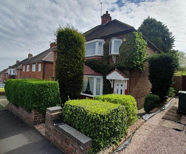 3 Bedroom Semi-detached House For Sale In Oldbury, West Midlands