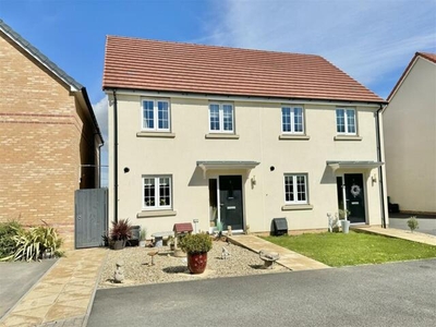 3 Bedroom Semi-detached House For Sale In Roundswell