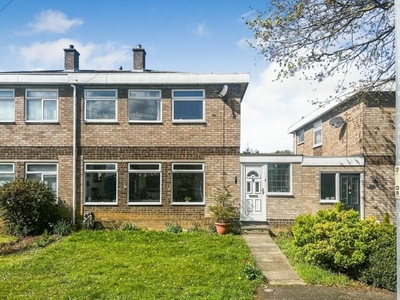 3 Bedroom Semi-detached House For Sale In Wootton