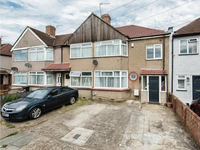 3 Bedroom Terraced Bungalow For Sale In Feltham