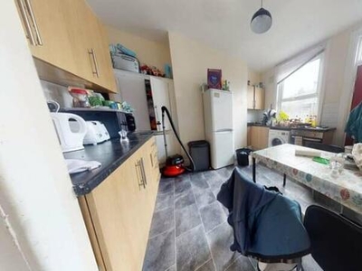 3 Bedroom Terraced House For Rent In Hyde Park
