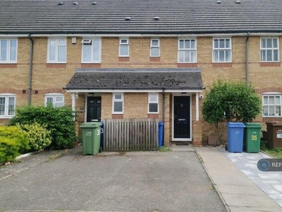 3 Bedroom Terraced House For Rent In London