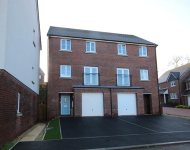 3 Bedroom Town House For Rent In Tithe Barn