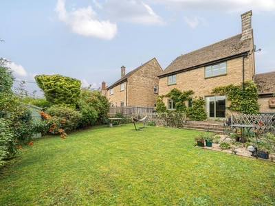 4 Bed House For Sale in Chadlington, Oxfordshire, OX7 - 5212361