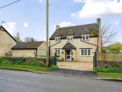 4 Bed House For Sale in Fewcott, Oxfordshire, OX27 - 5385930