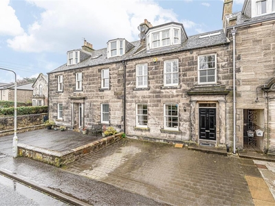 4 bed terraced house for sale in Dunfermline