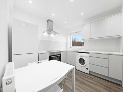 4 Bedroom Apartment For Rent In London