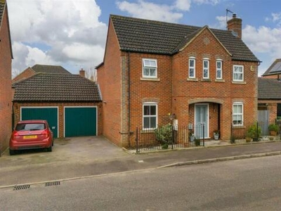 4 Bedroom Detached House For Sale In Fairford Leys