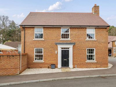 4 Bedroom Detached House For Sale In Sarisbury Green, Hampshire