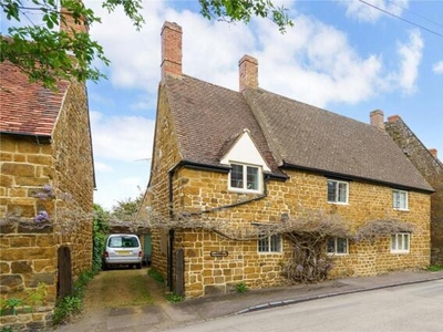 4 Bedroom Detached House For Sale In Southam, Warwickshire