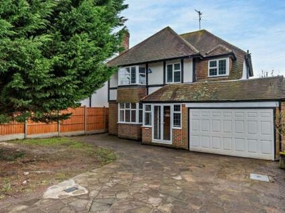 4 Bedroom Detached House For Sale In Three Rivers, Northwood