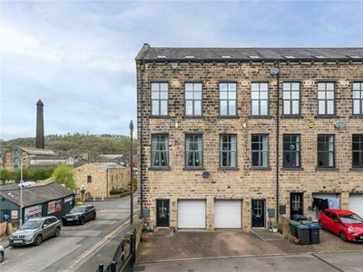 4 Bedroom End Of Terrace House For Sale In Bingley, West Yorkshire