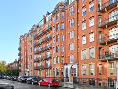 4 Bedroom Flat For Sale In London