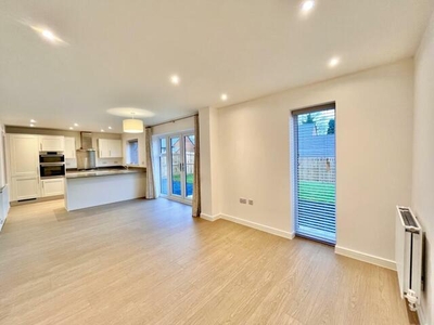 4 Bedroom House For Rent In Ilford