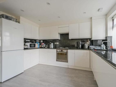 4 Bedroom House For Rent In Muswell Hill, London