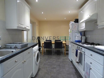 4 Bedroom Semi-detached House For Rent In Leicester