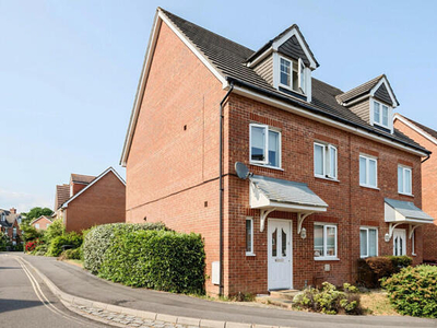 4 Bedroom Semi-detached House For Sale In Chichester