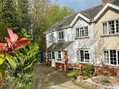 4 Bedroom Semi-detached House For Sale In Quarry Hill Lane